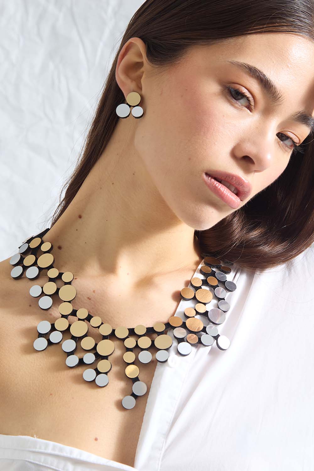 Collar Abstraction Bib - Plata/Oro