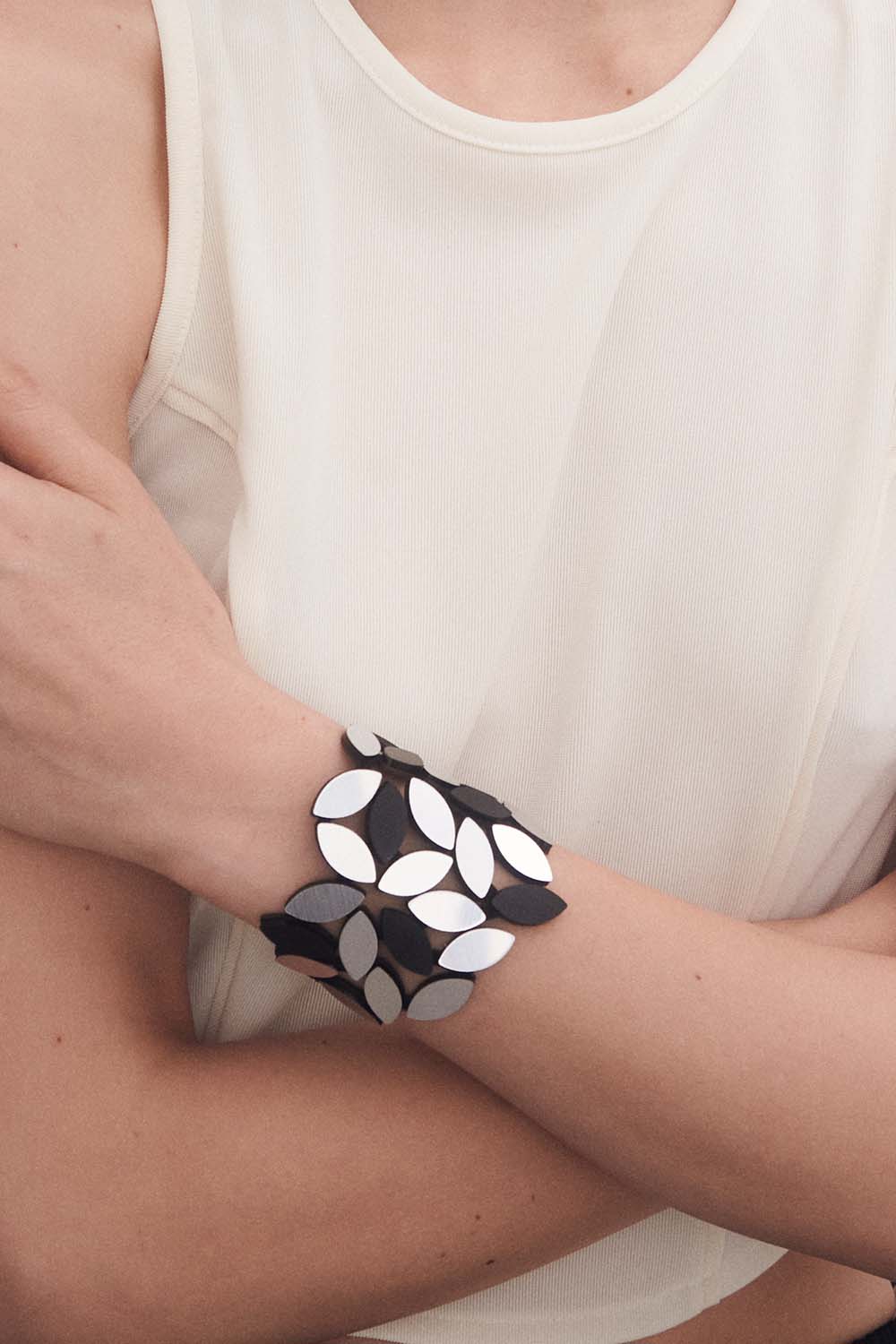 Brazalete Kate Leaves - Plata/Negro