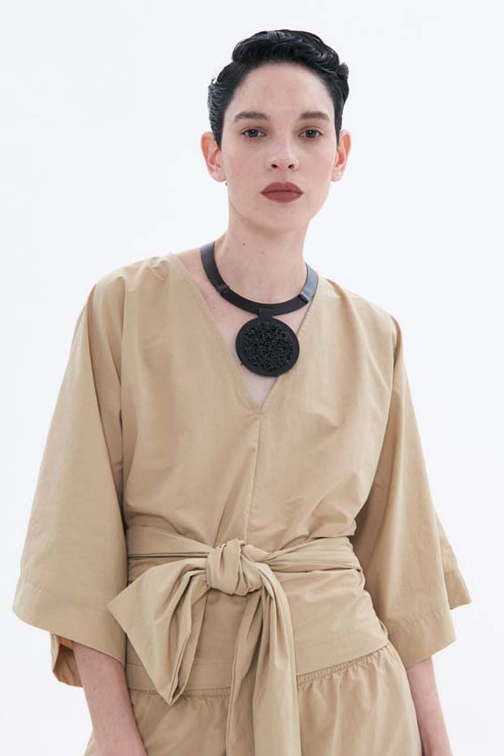 Collar Mies Círculo - Negro