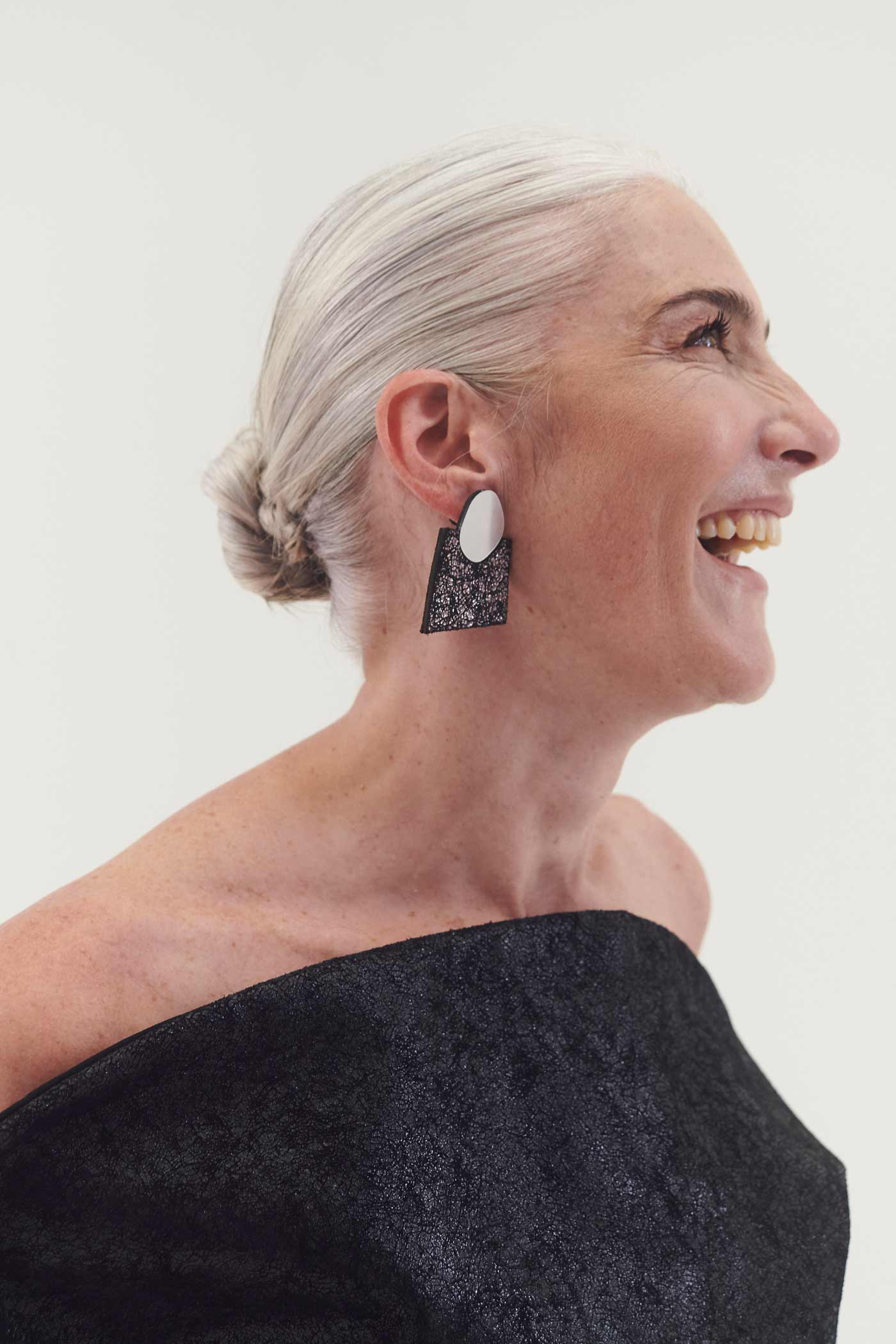 Ohrringe Audrey Spitz zulaufende Quadrate - Silber+Zinn
