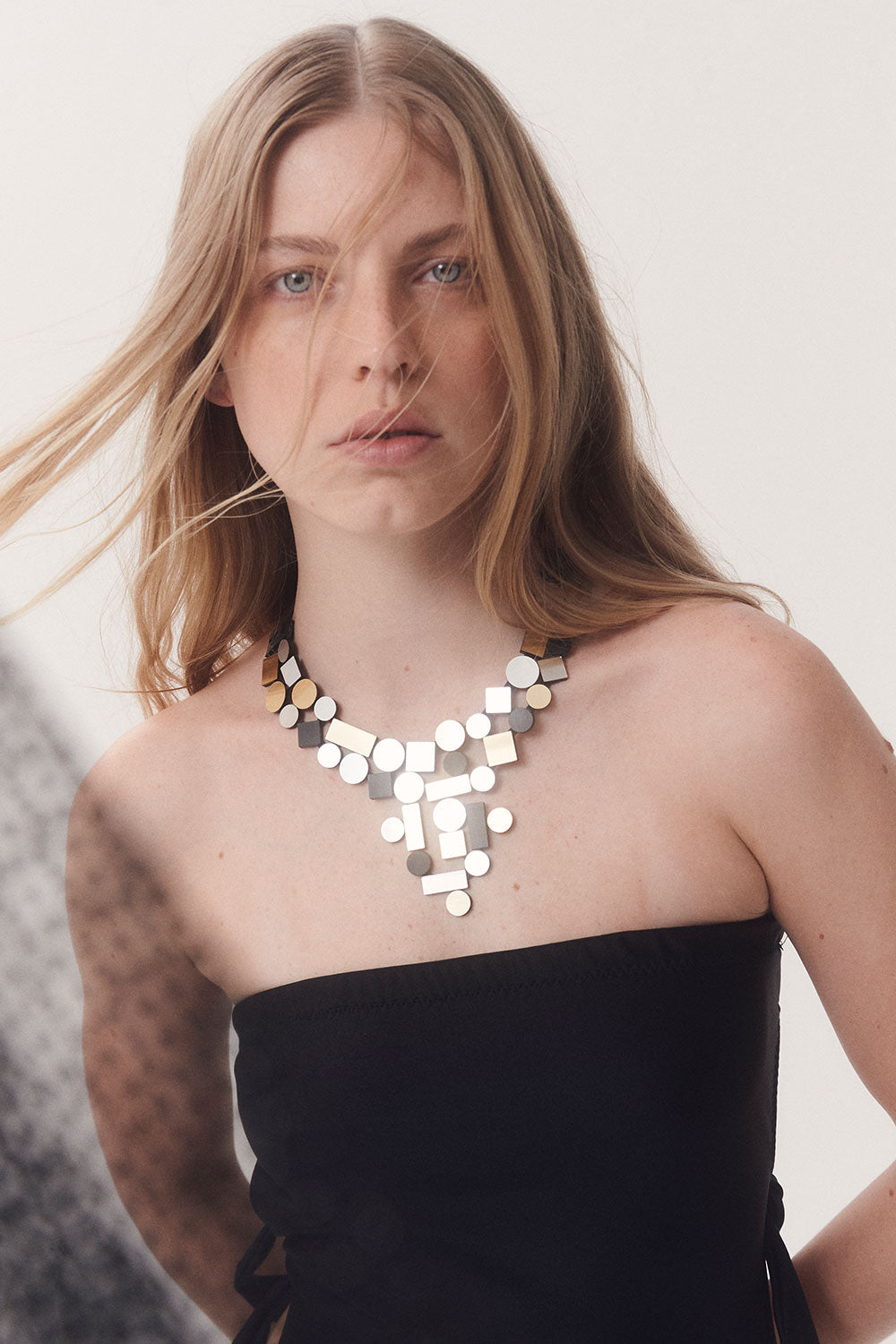 Collar Bauhaus V - Plata/Oro/Negro