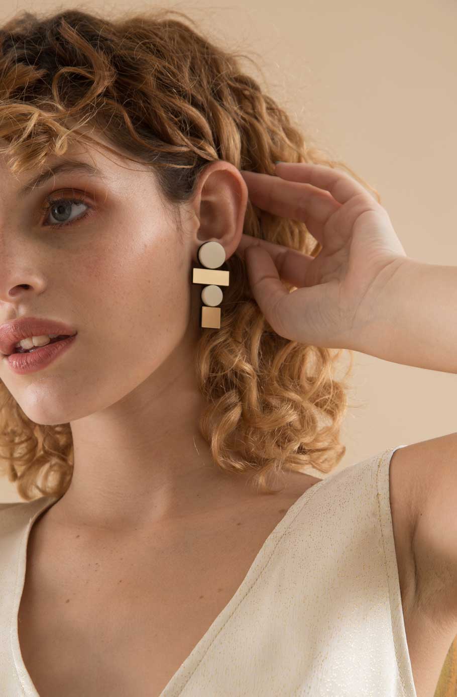 Pendientes Bauhaus Largos - Marfil/Oro