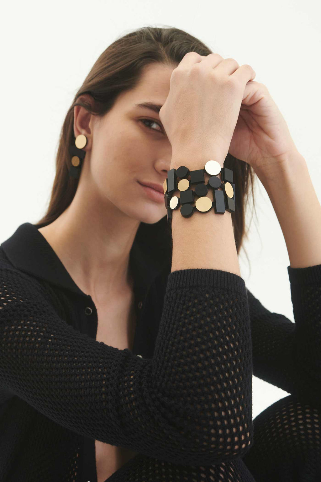 Brazalete Bauhaus Acrílico - Negro/Oro