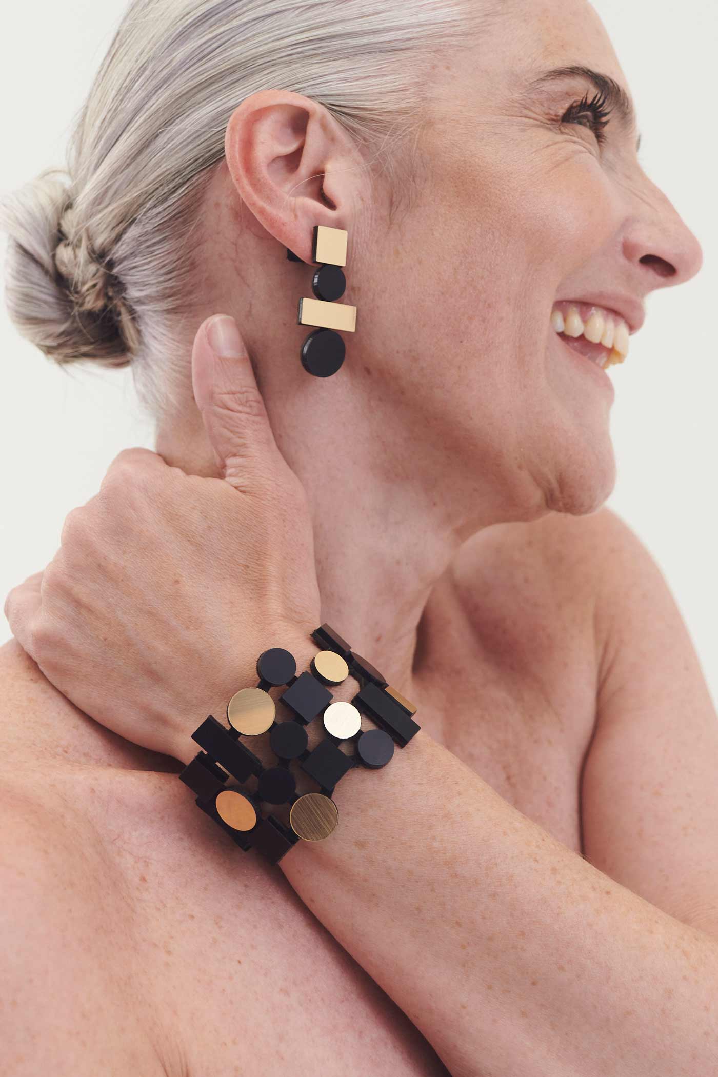 Pendientes Bauhaus Largos - Negro/Oro