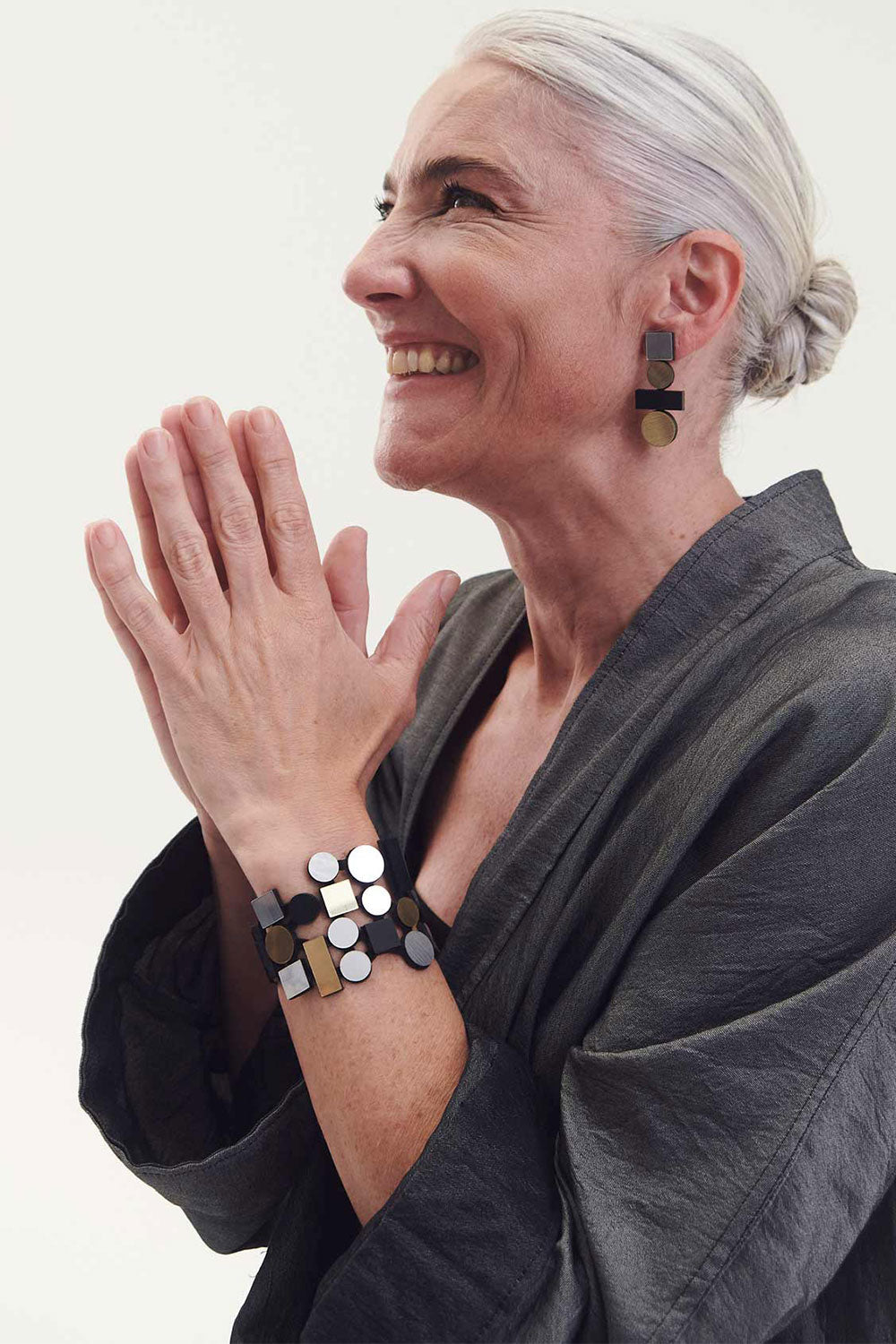 Brazalete Bauhaus Acrílico - Plata/Negro/Oro