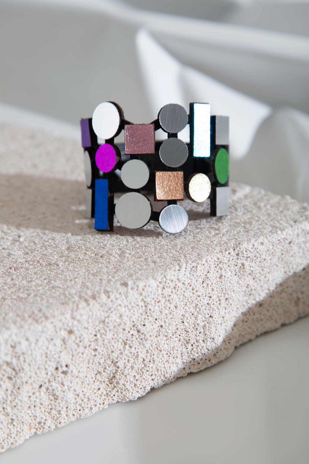 Bauhaus Acryl Armband Regenbogen