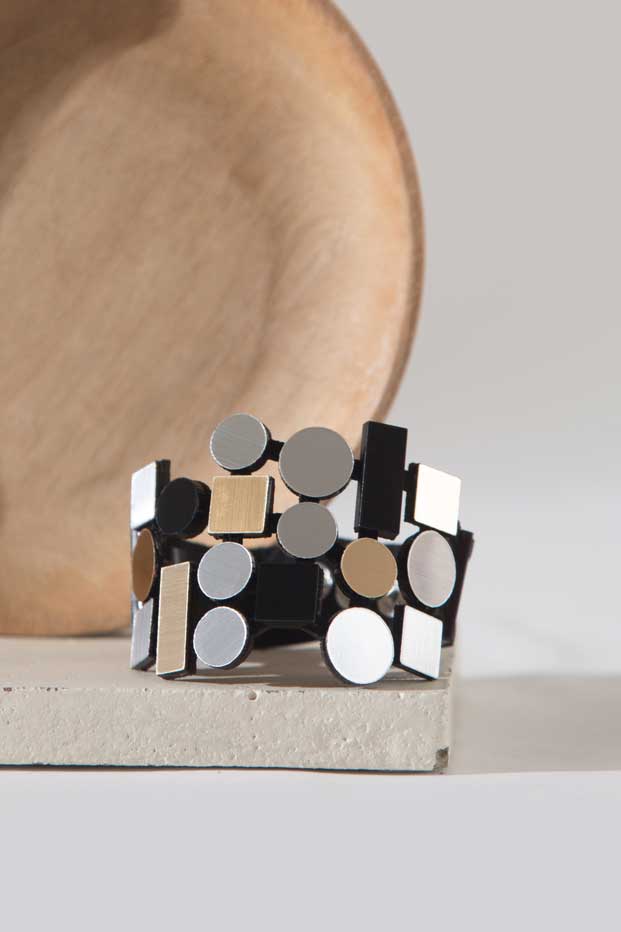 Brazalete Bauhaus Acrílico - Plata/Negro/Oro