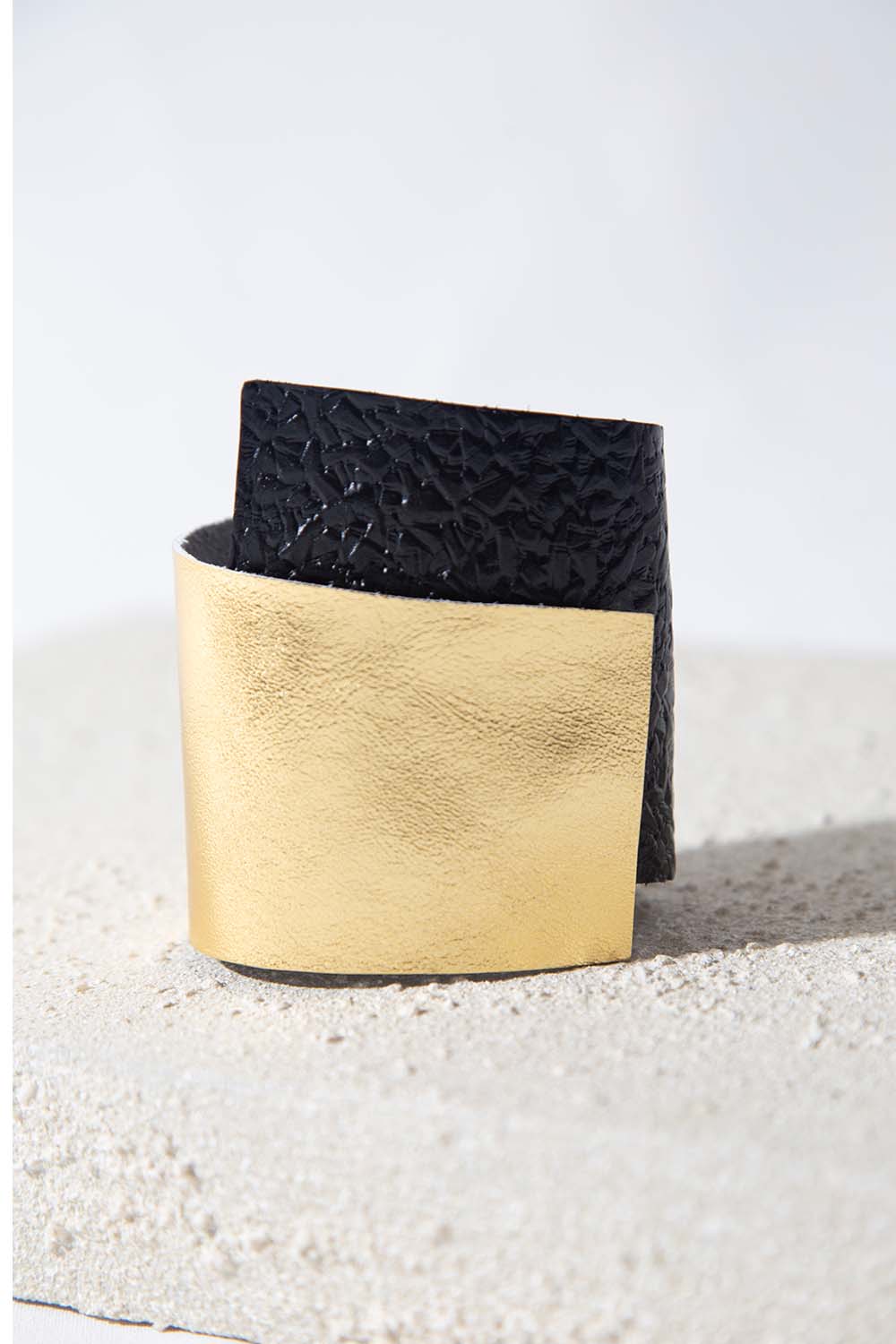 Brazalete Bauhaus Cuero - Negro/Oro