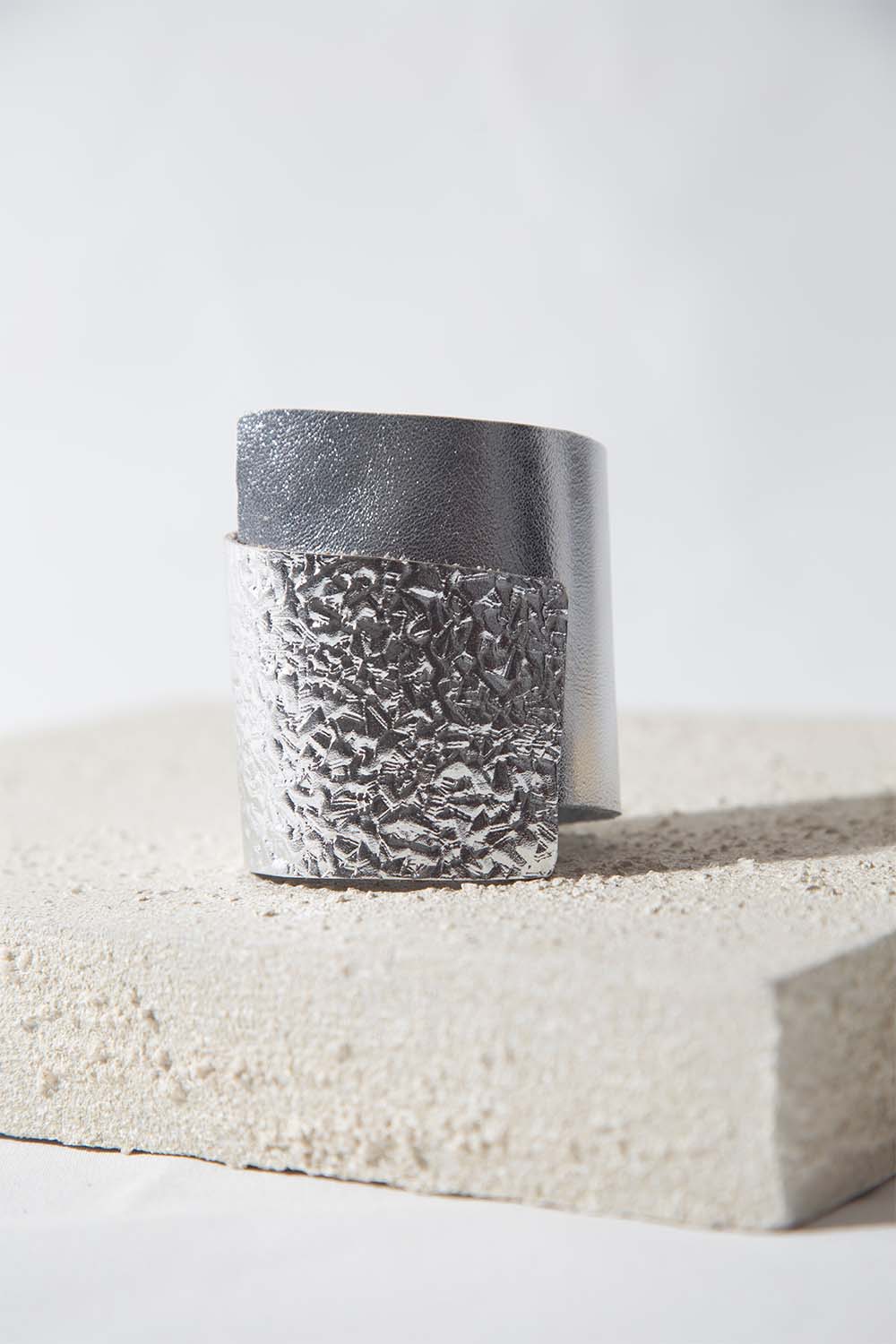 Brazalee Bauhaus Cuero - Plata