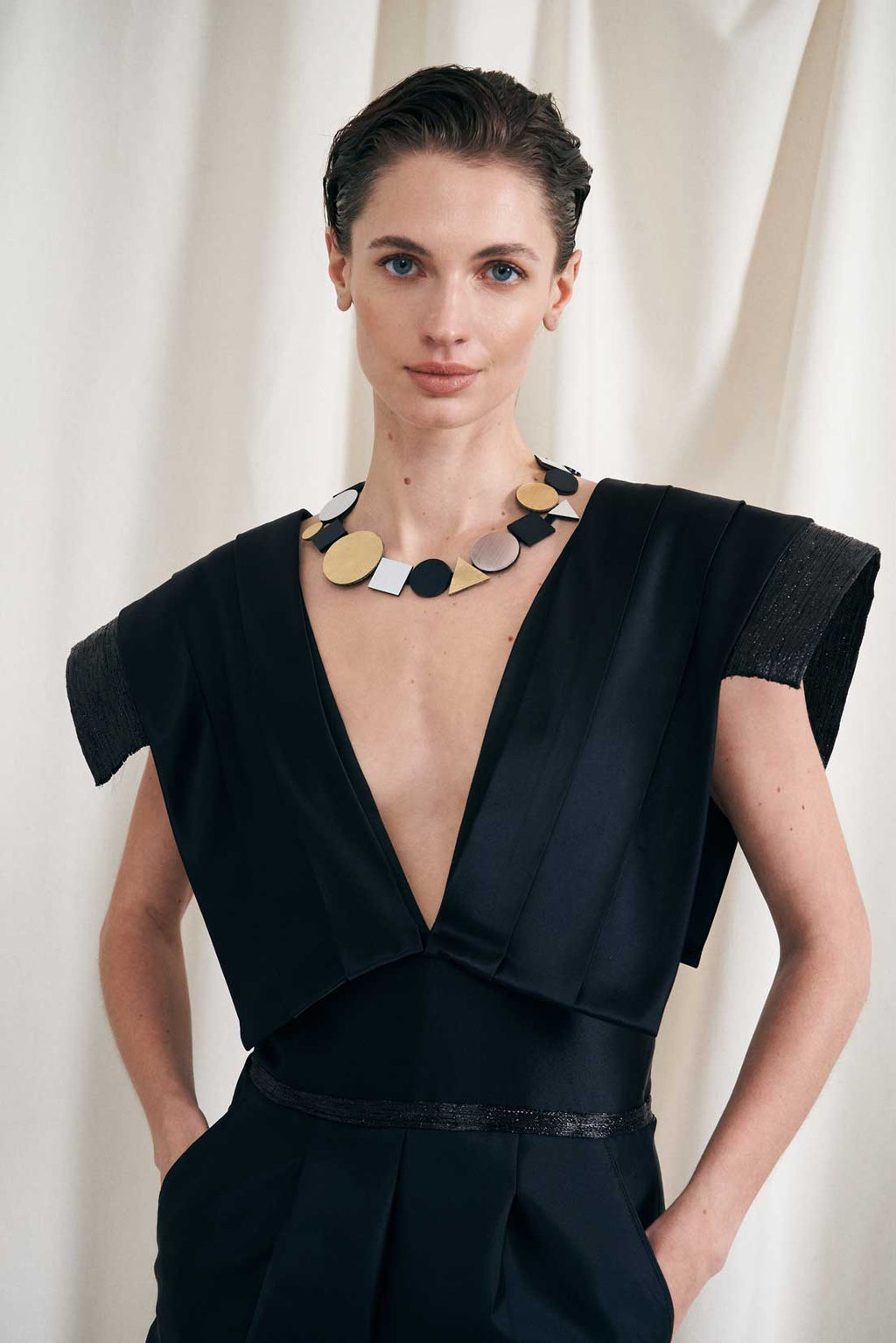 Collar Bauhaus Geométrico - Plata/Oro/Negro