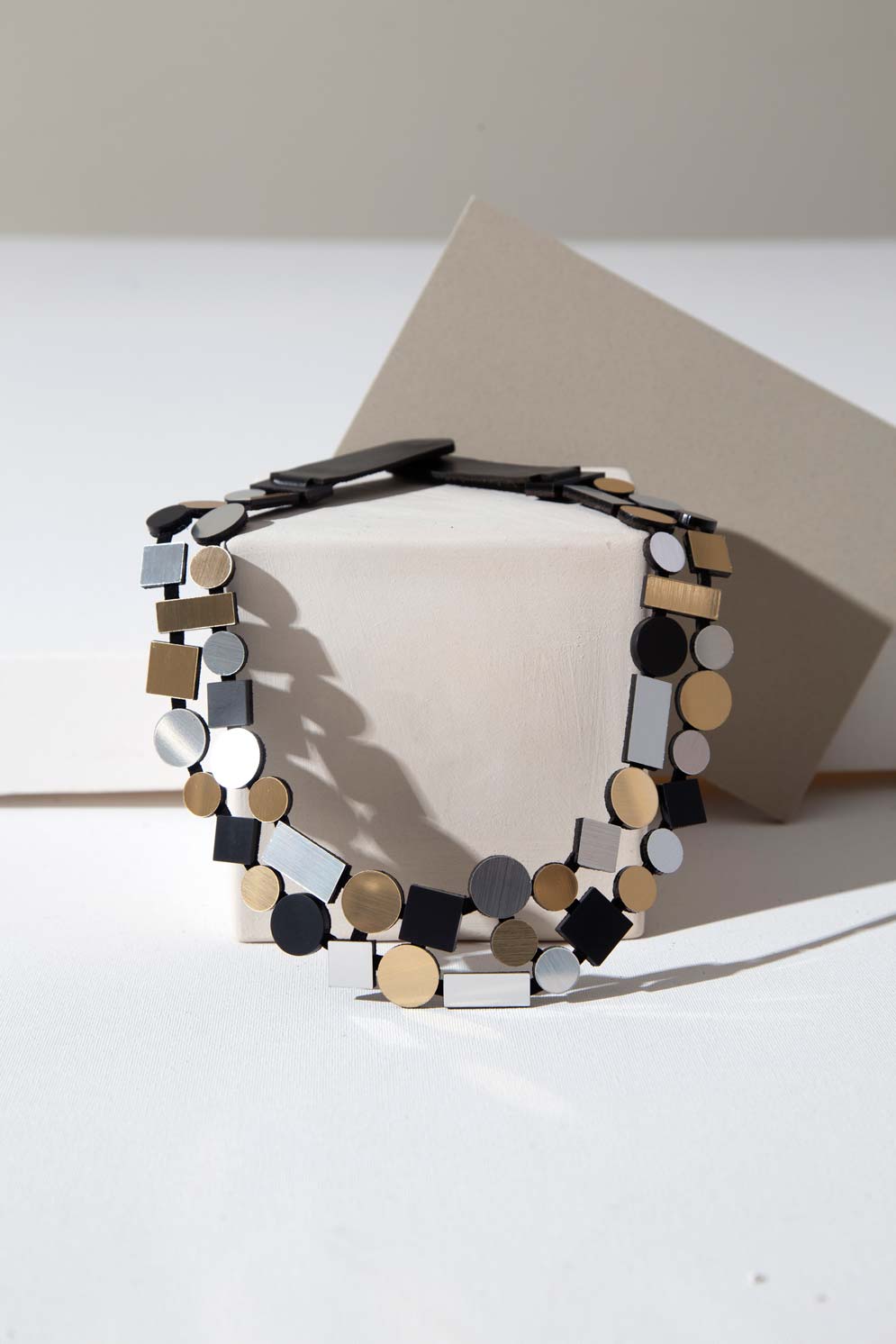 Collar Bauhaus Doble Capa - Plata/Negro/Oro