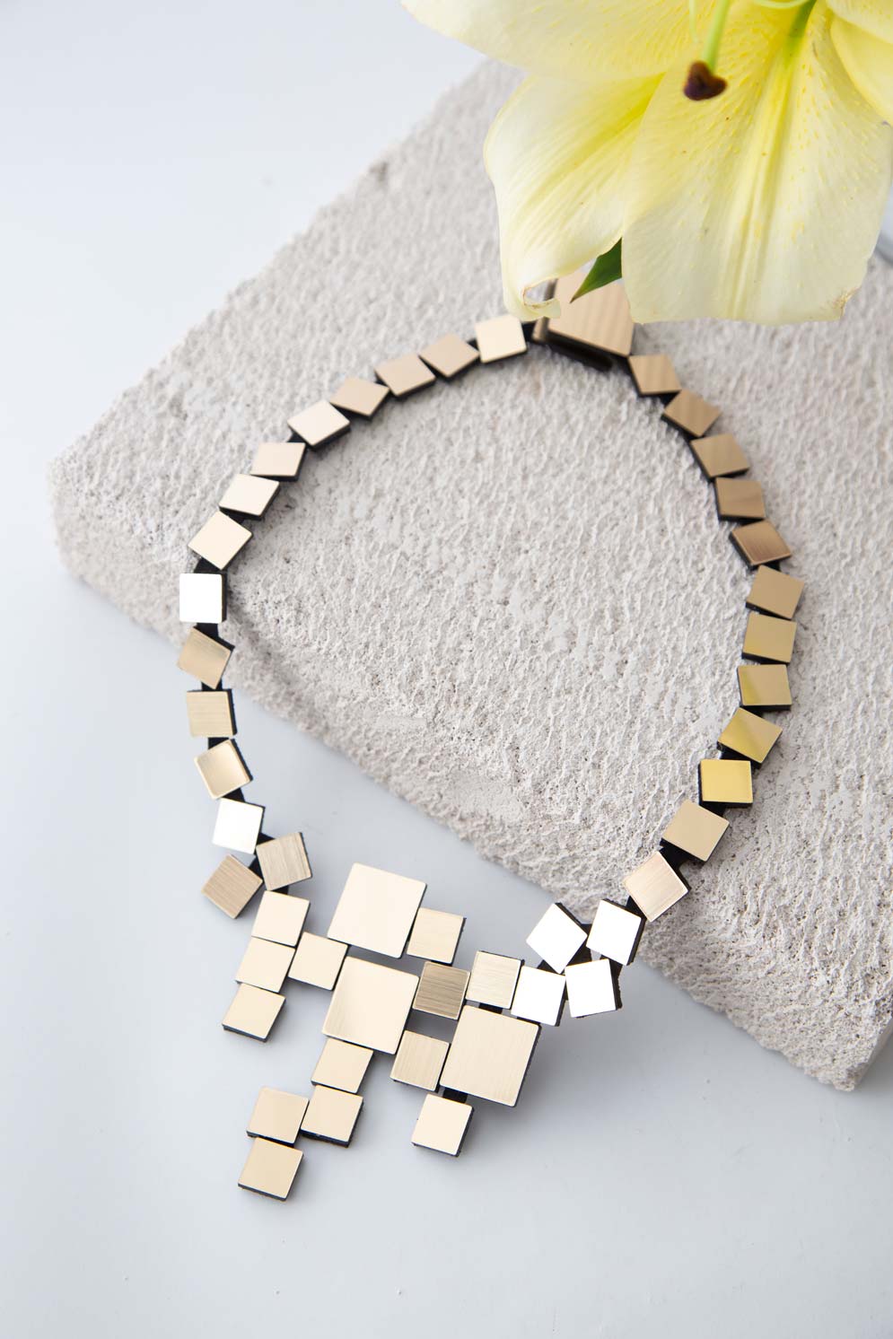 Collar Bauhaus V - Oro
