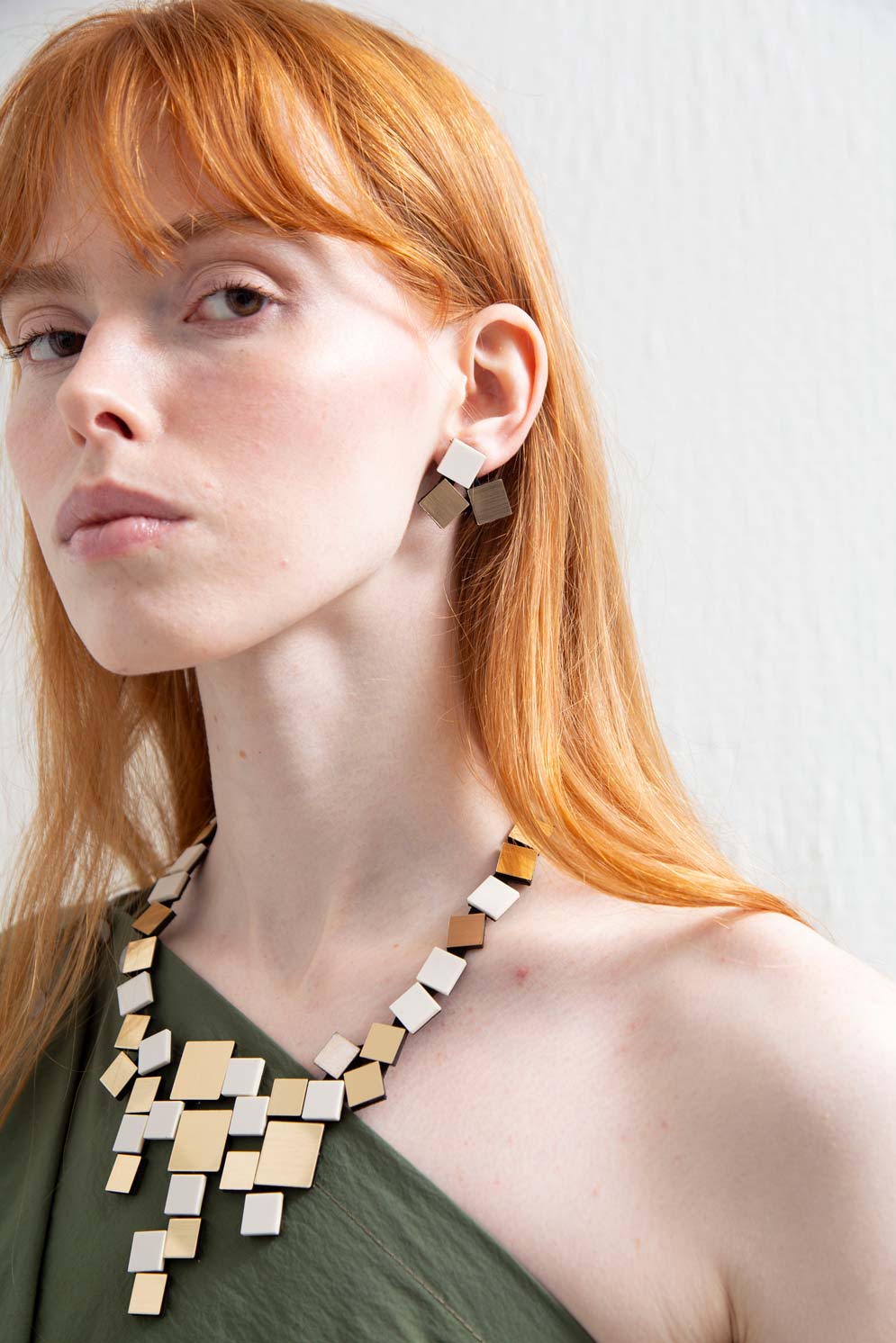 Collar Bauhaus V - Curdo/Oro