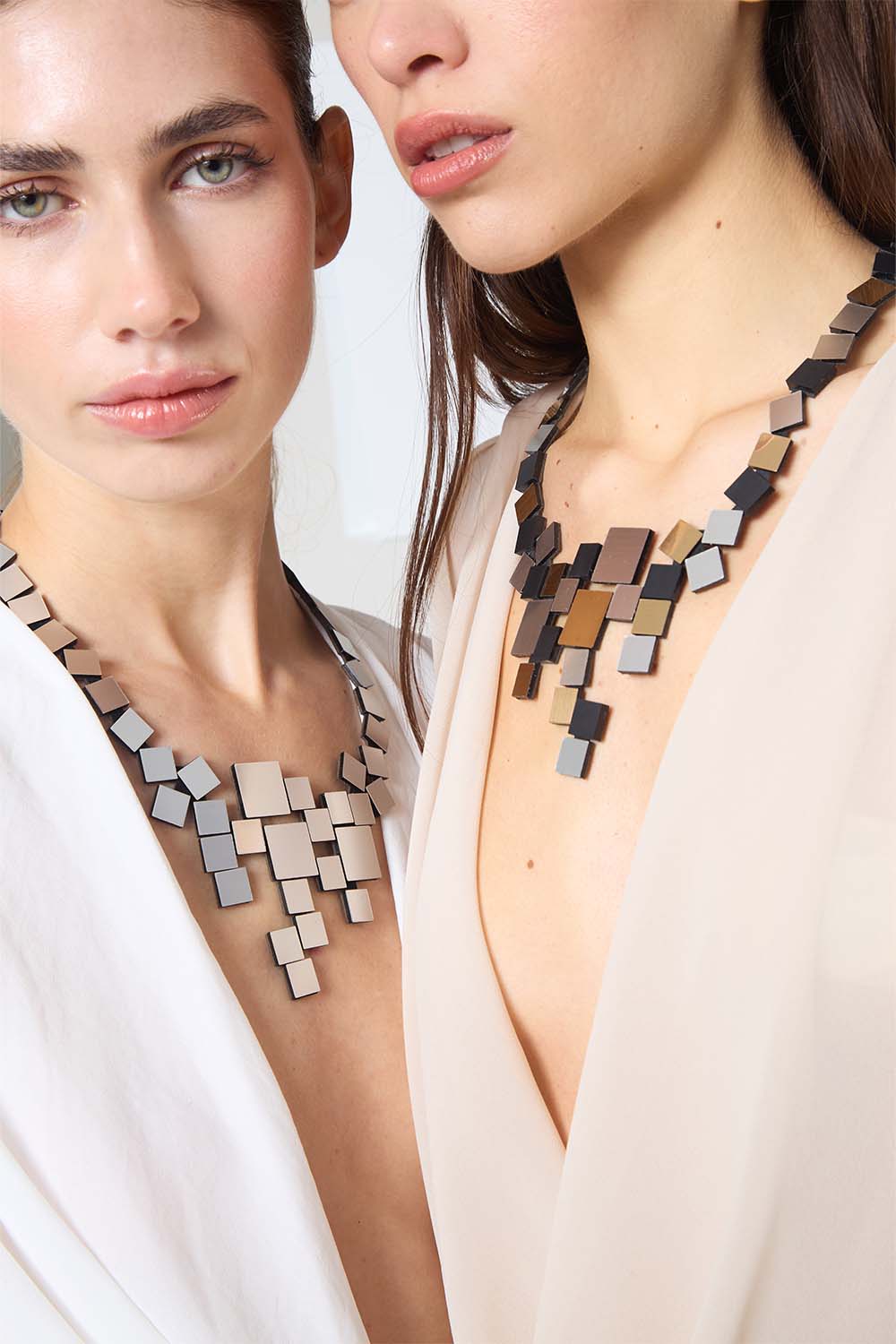 Collar Bauhaus V - Plata/Oro/Negro