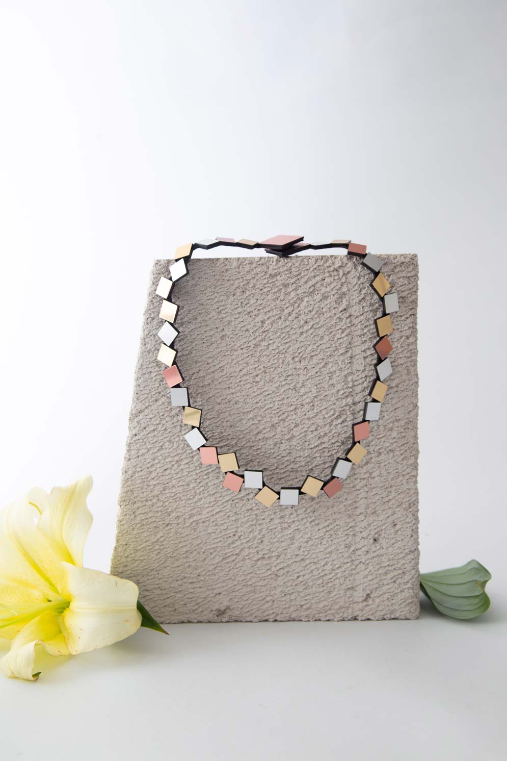 Collar Bauhaus Redondo - Plata/Oro/Cobre
