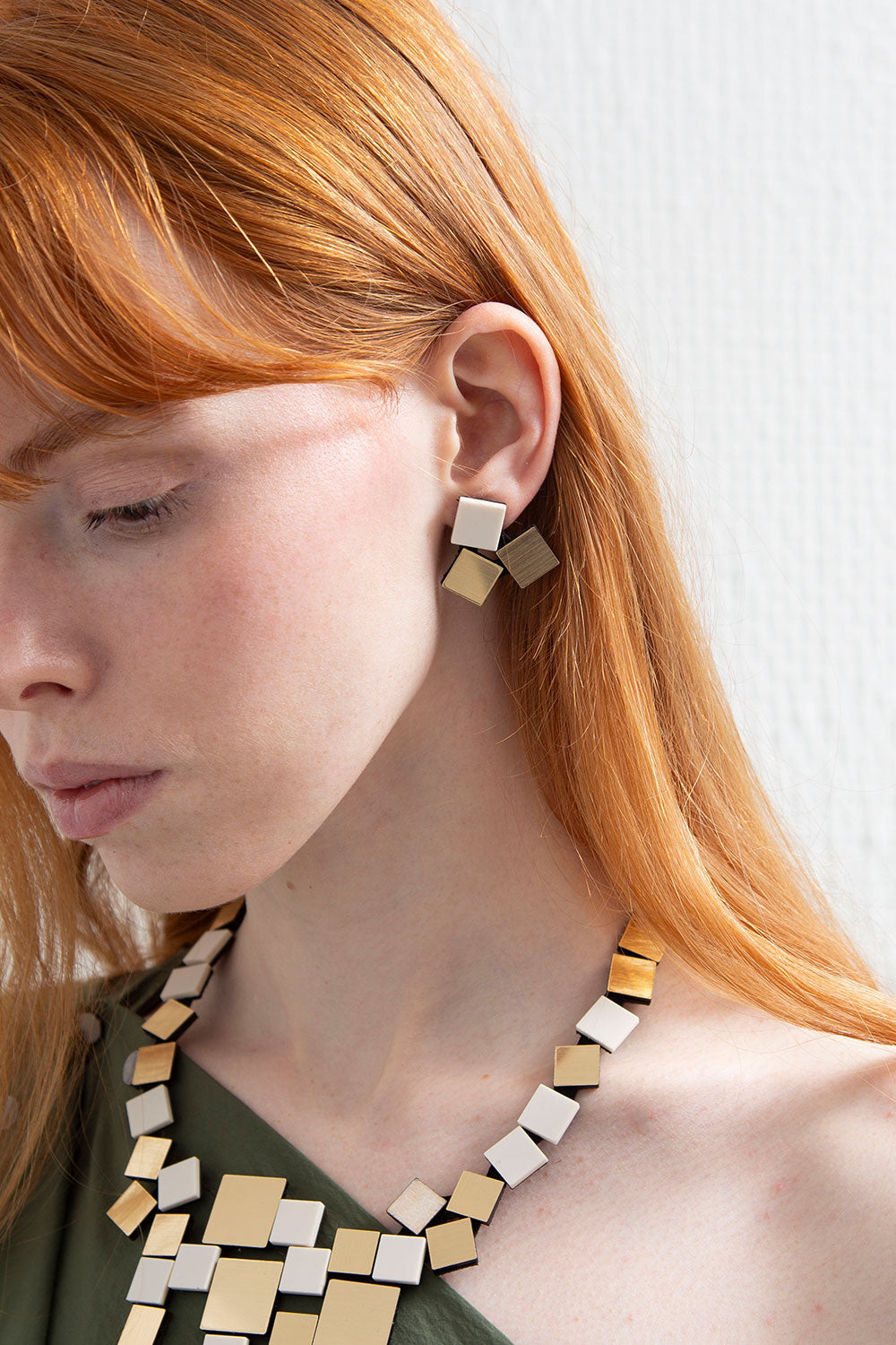 Pendientes Bauhaus 3 Cuadrados - Crudo/Oro