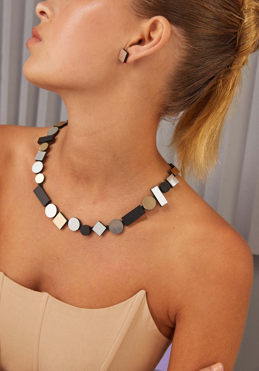 Collar Bauhaus Redondo - Plata/Negro/Oro