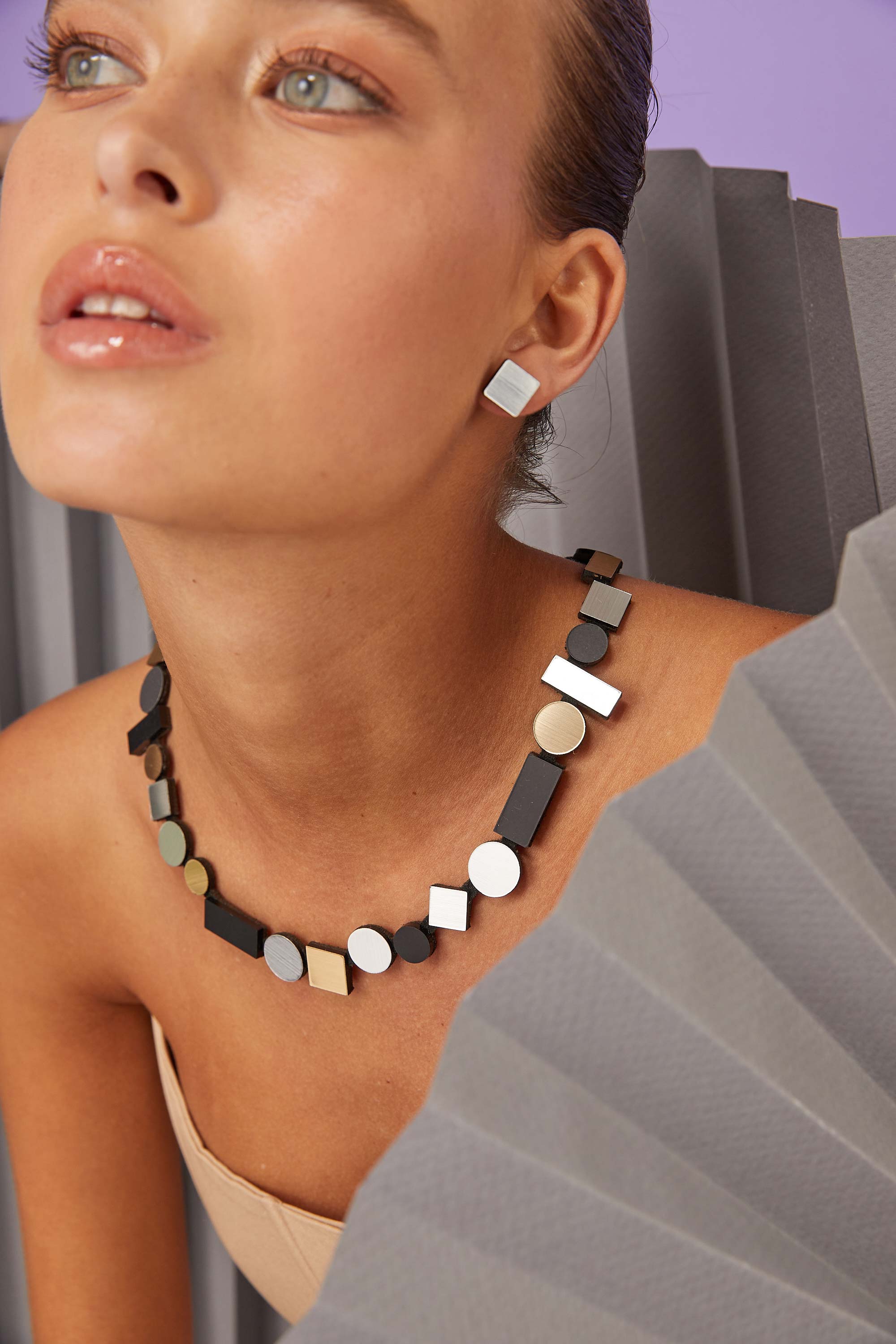 Collar Bauhaus Redondo - Plata/Negro/Oro