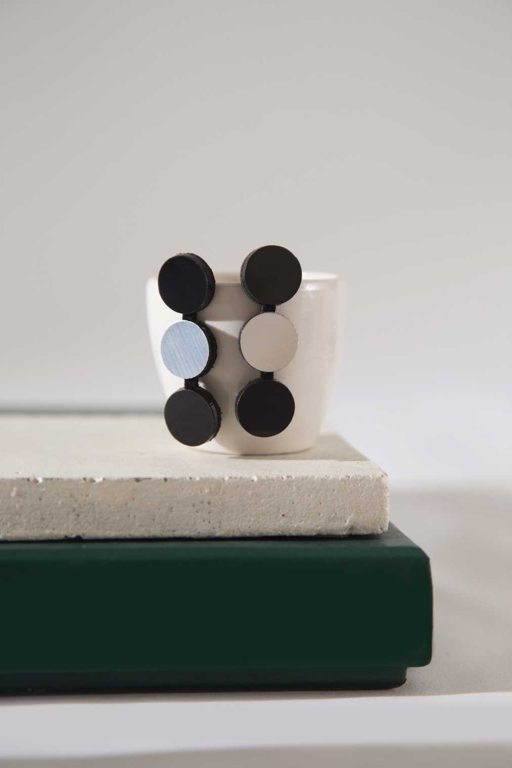 Pendientes Abstraction 3 Dots - Plata/Negro
