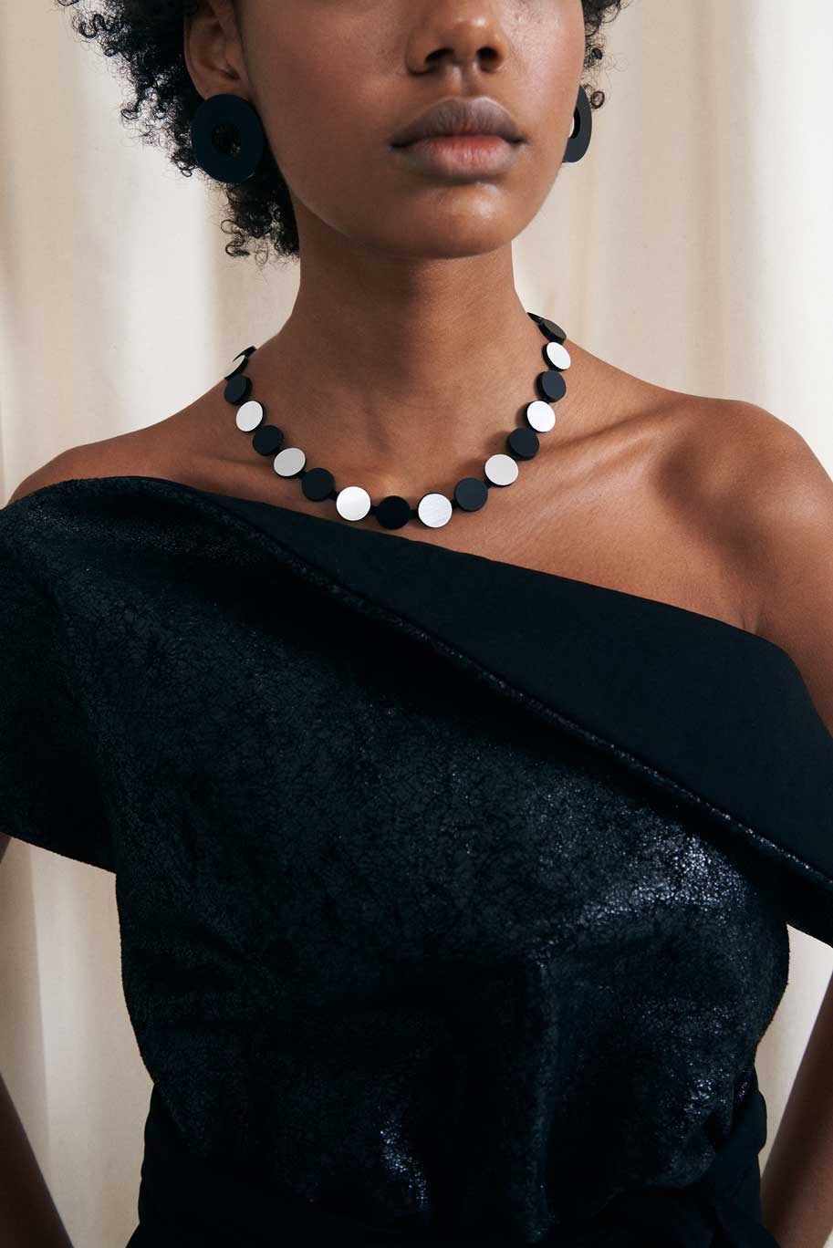 Collar Abstraction Simple - Plata/Negro 
