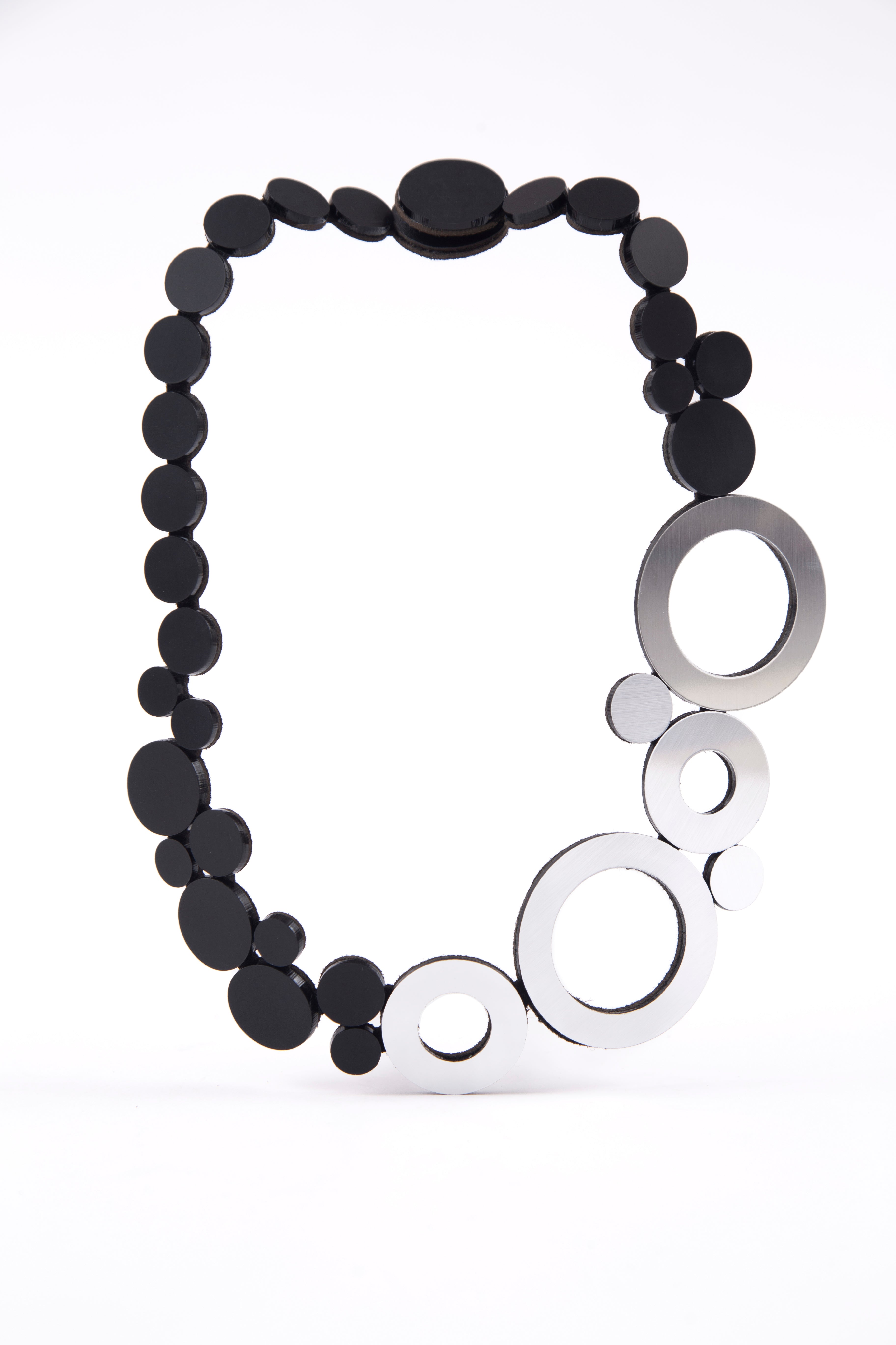 Collar Abstraction Nuevo - Plata/Negro