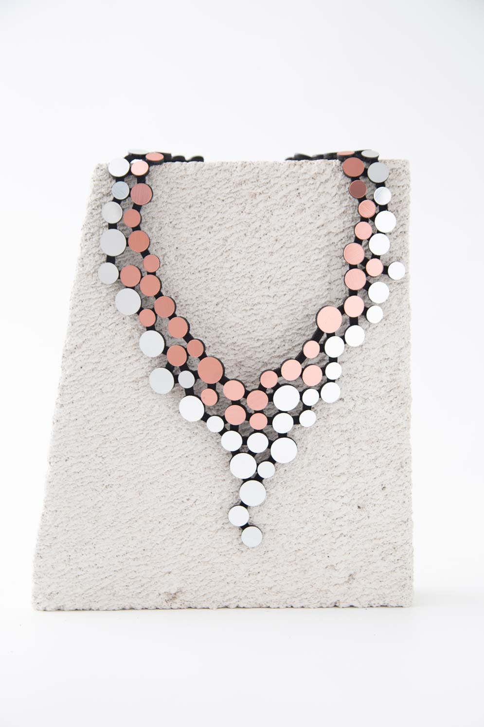 Collar Abstraction V Edge - Plata/Cobre
