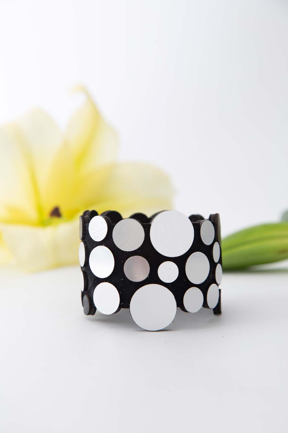 Brazalete Abstraction Wrap - Plata/Negro