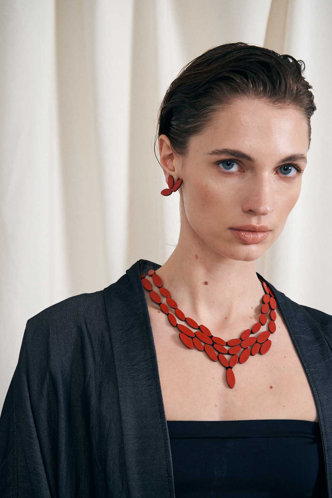 Collar Emma V - Rojo