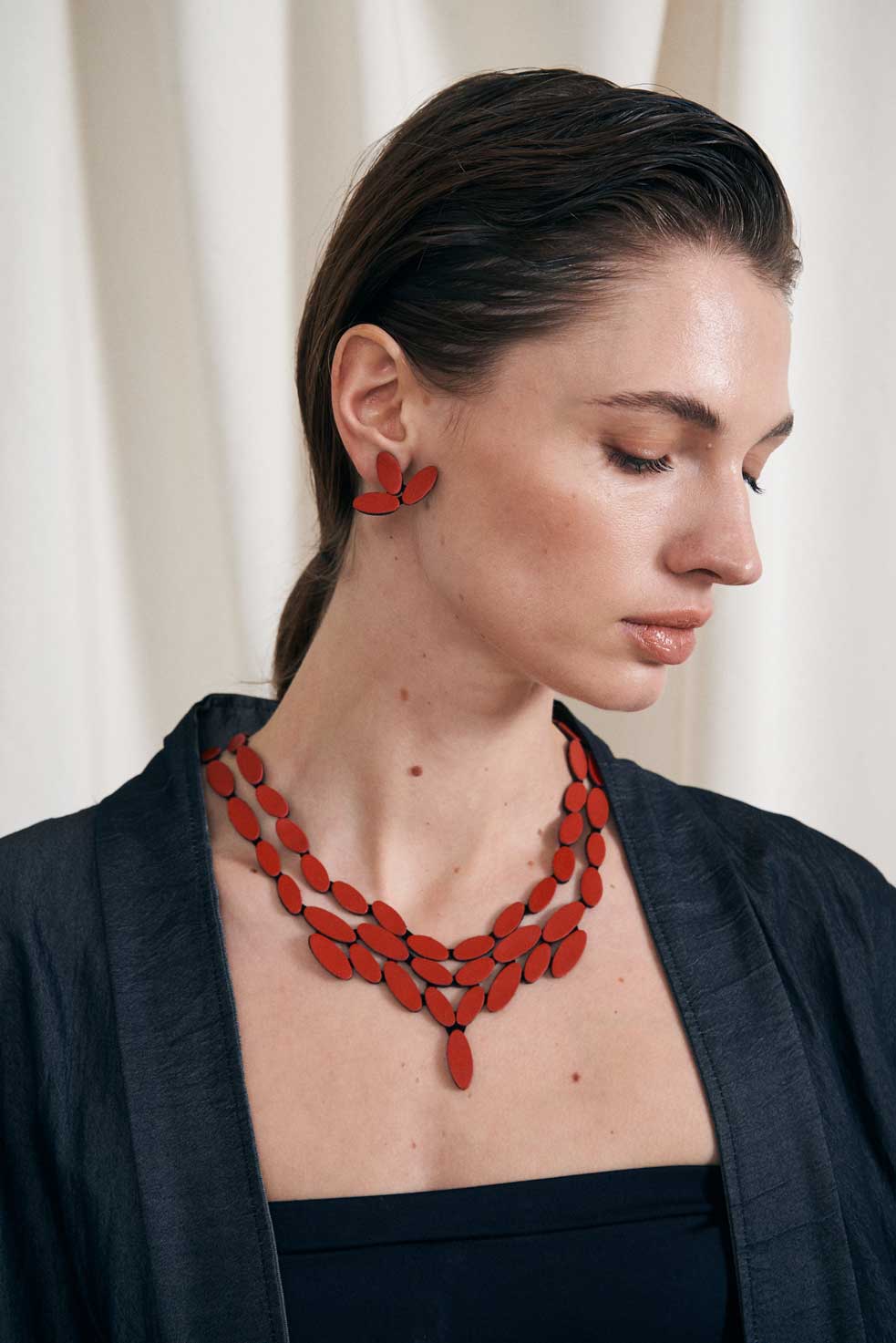 Collar Emma V - Rojo