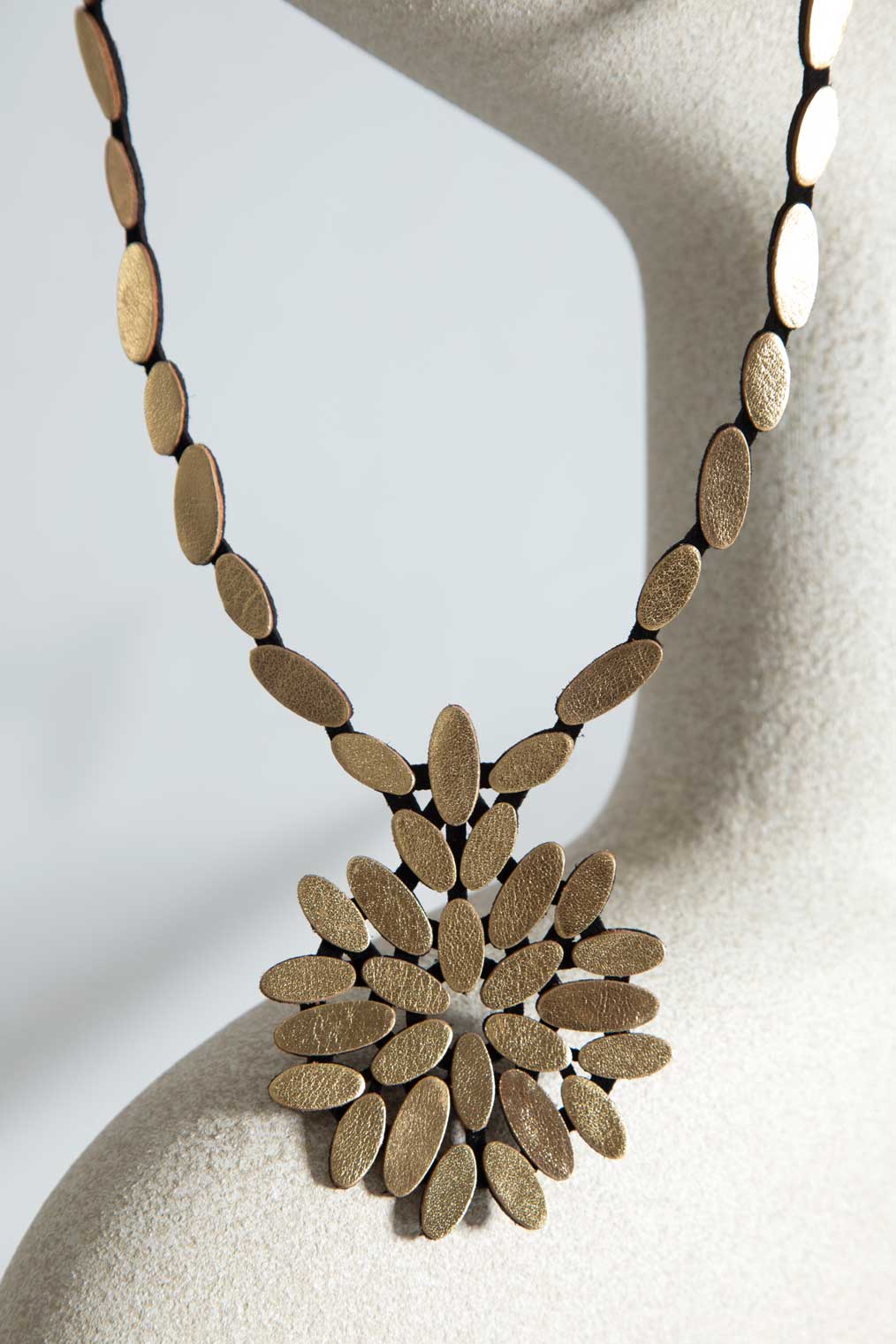Collar Emma Medallón - Oro