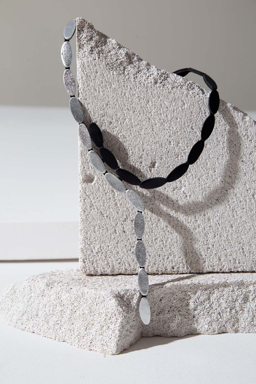 Collar Emma Y - Plata/Negro