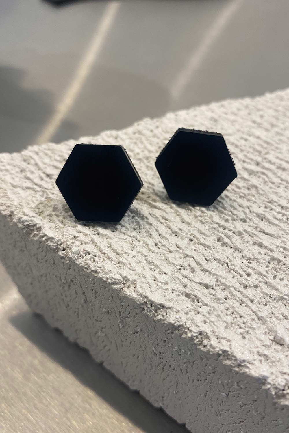Pendientes Greta Hexagono - Negro