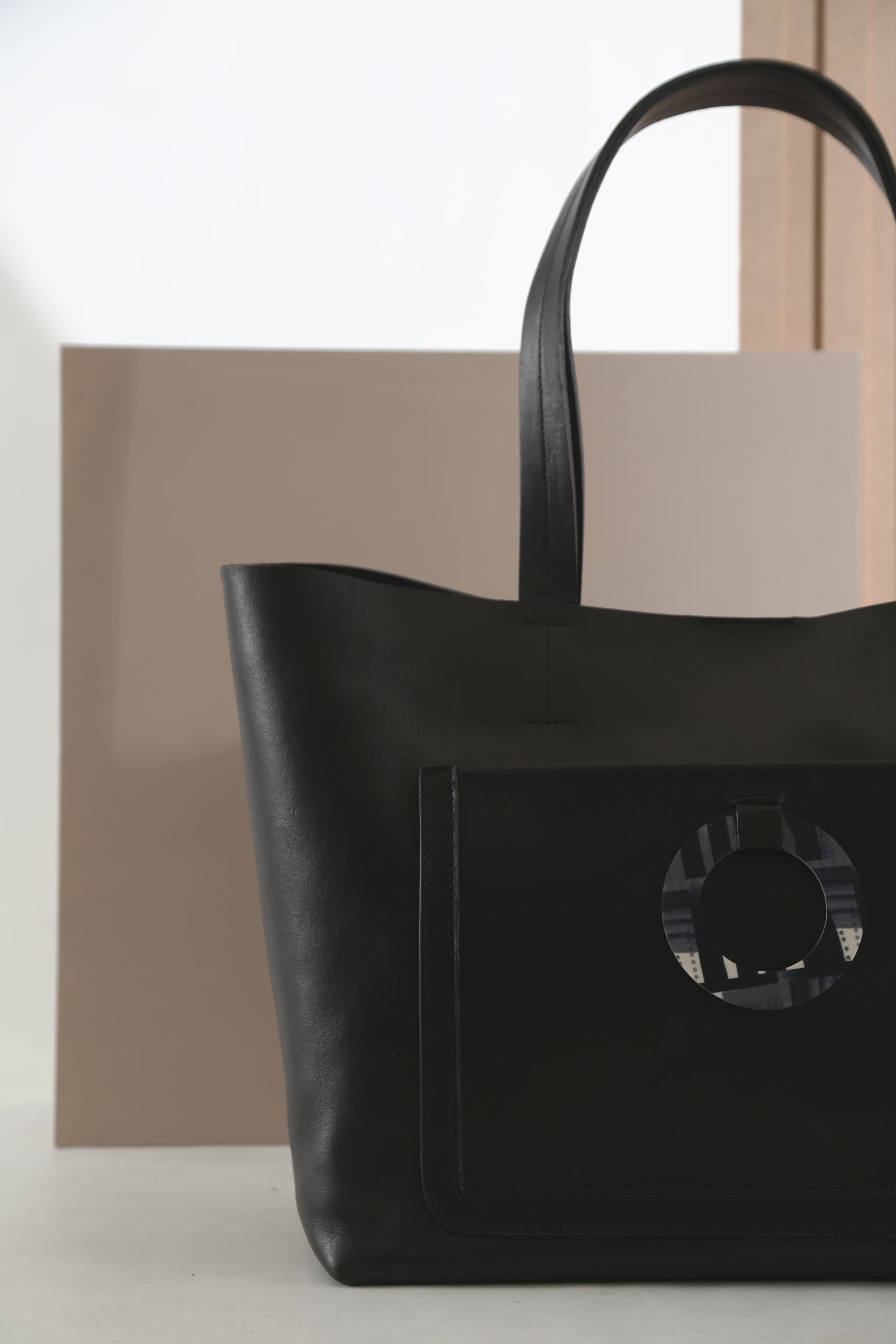 Mies Tote Bag - Black