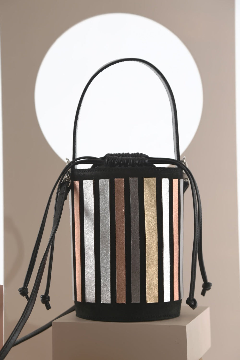 Précommande - Sac seau en cuir arc-en-ciel - Couleurs métallisées