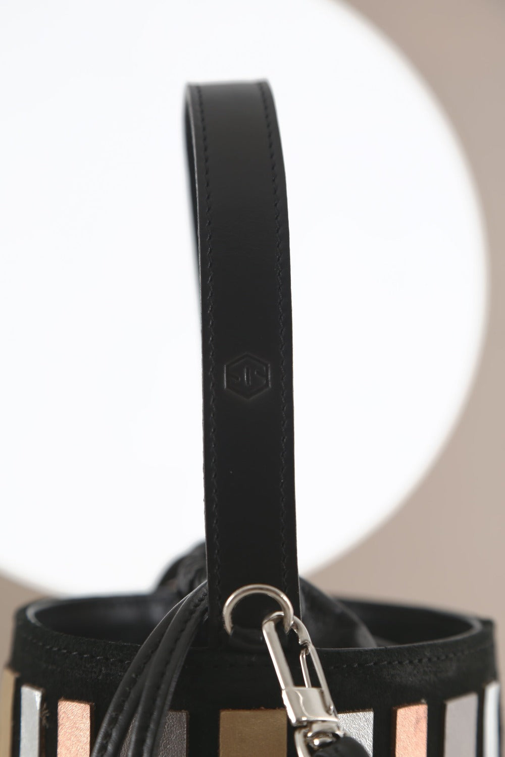 Précommande - Sac seau en cuir arc-en-ciel - Couleurs métallisées