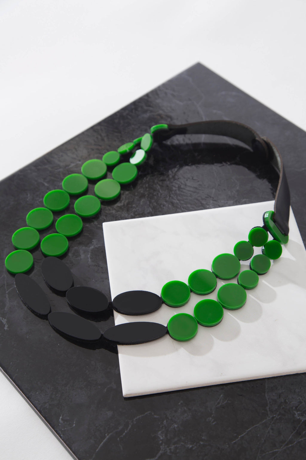 Collar Iris - Negro/Verde