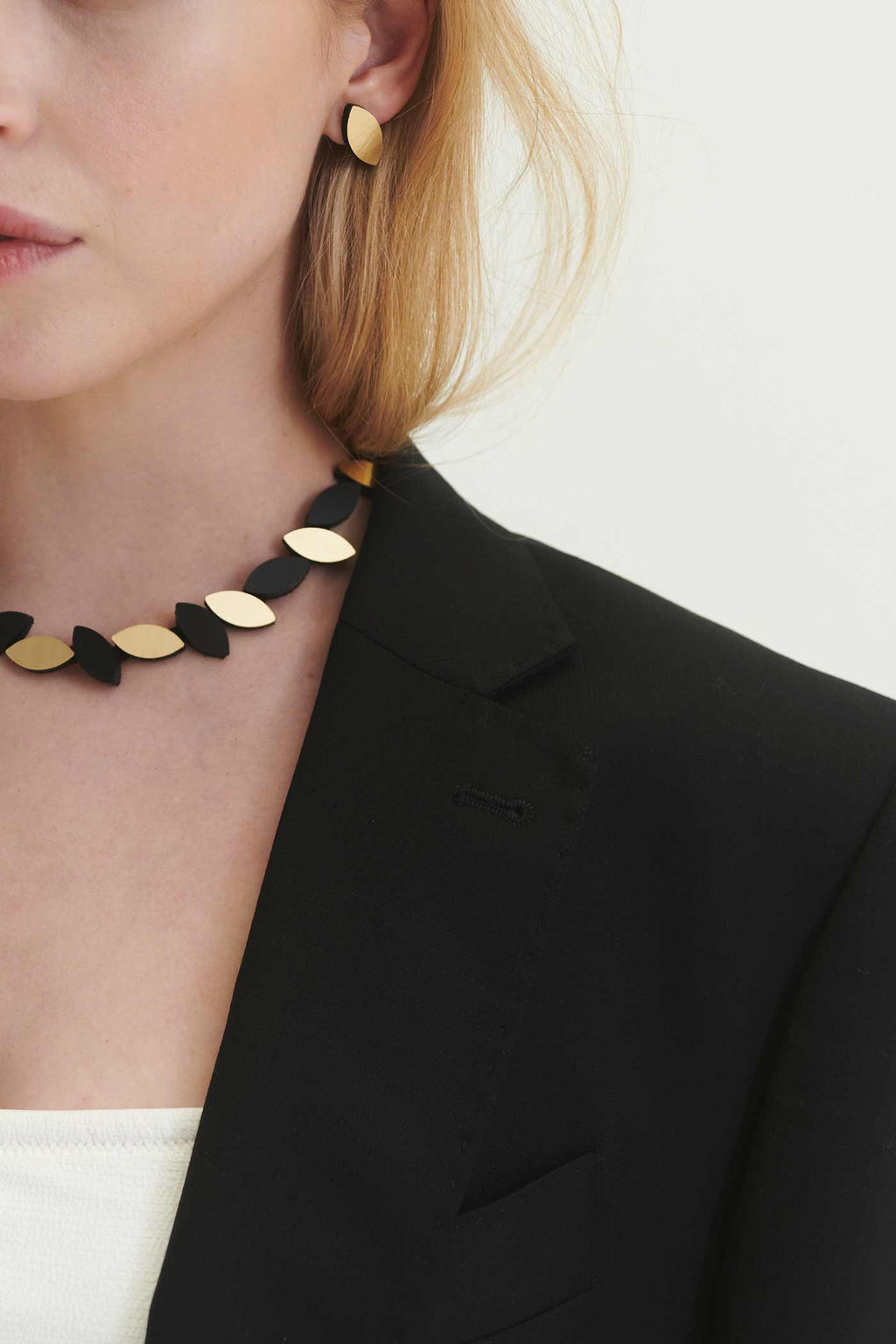 Collar Kate Leaves Redondo - Negro/Oro