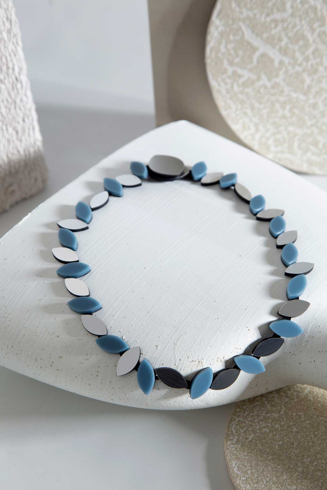 Collar Kate Leaves Redondo - Plata/Celeste