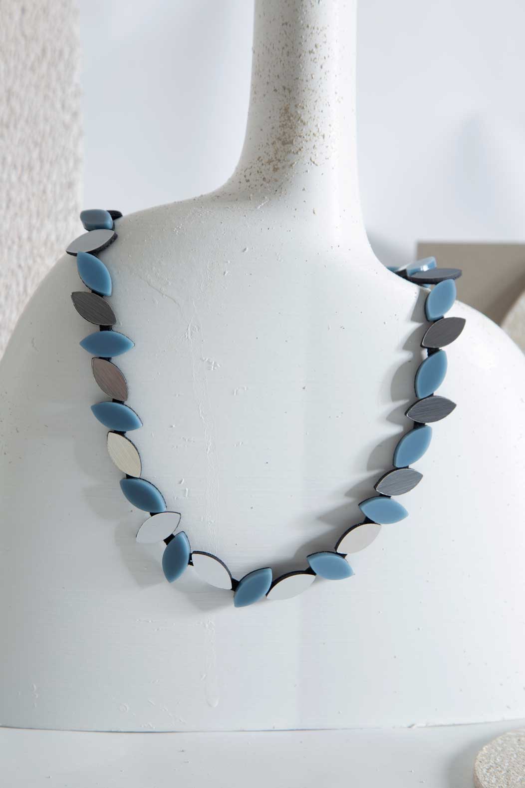 Collar Kate Leaves Redondo - Plata/Celeste