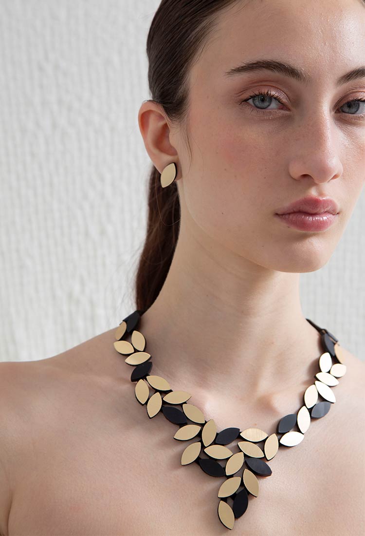 Collar Kate Leaves V - Negro/Oro