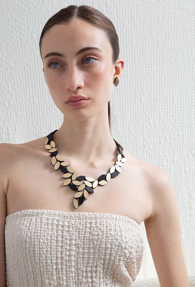Collar Kate Leaves V - Negro/Oro
