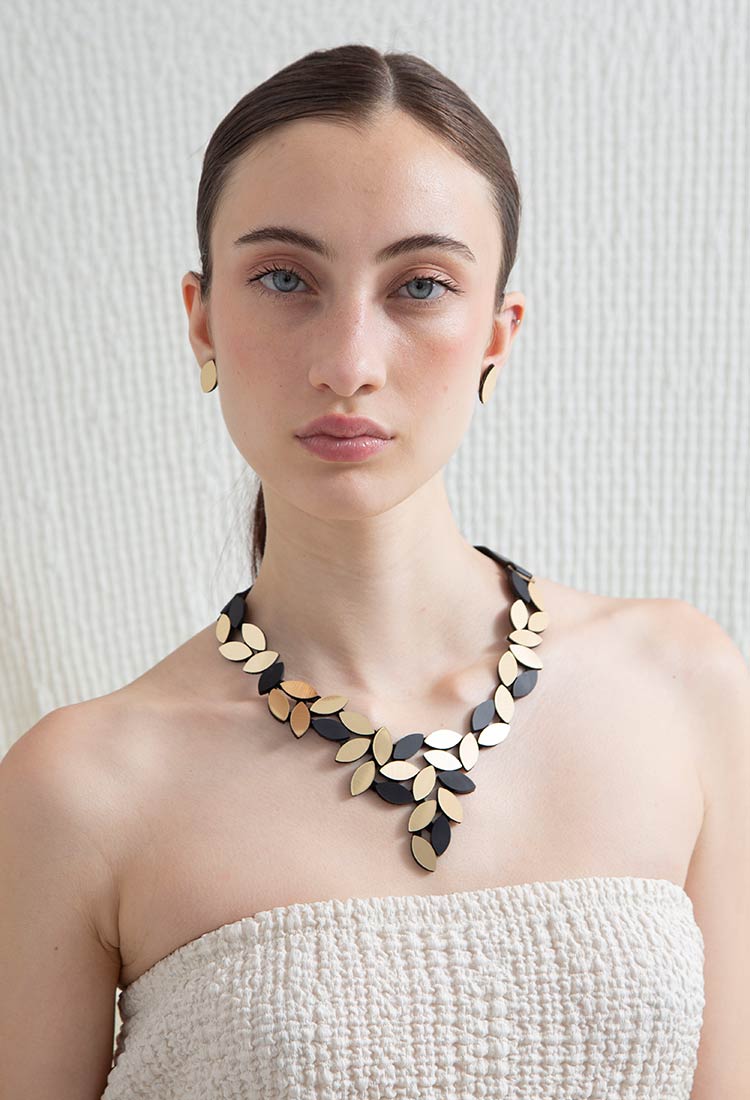 Collar Kate Leaves V - Negro/Oro