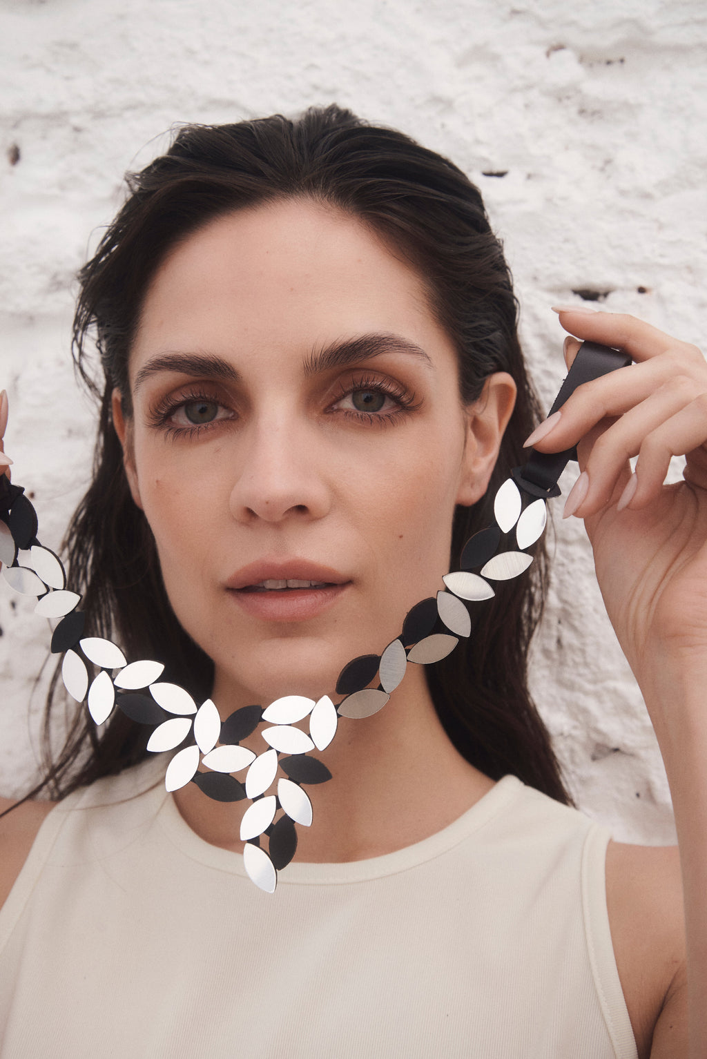 Collar Kate Leaves V - Plata/Negro