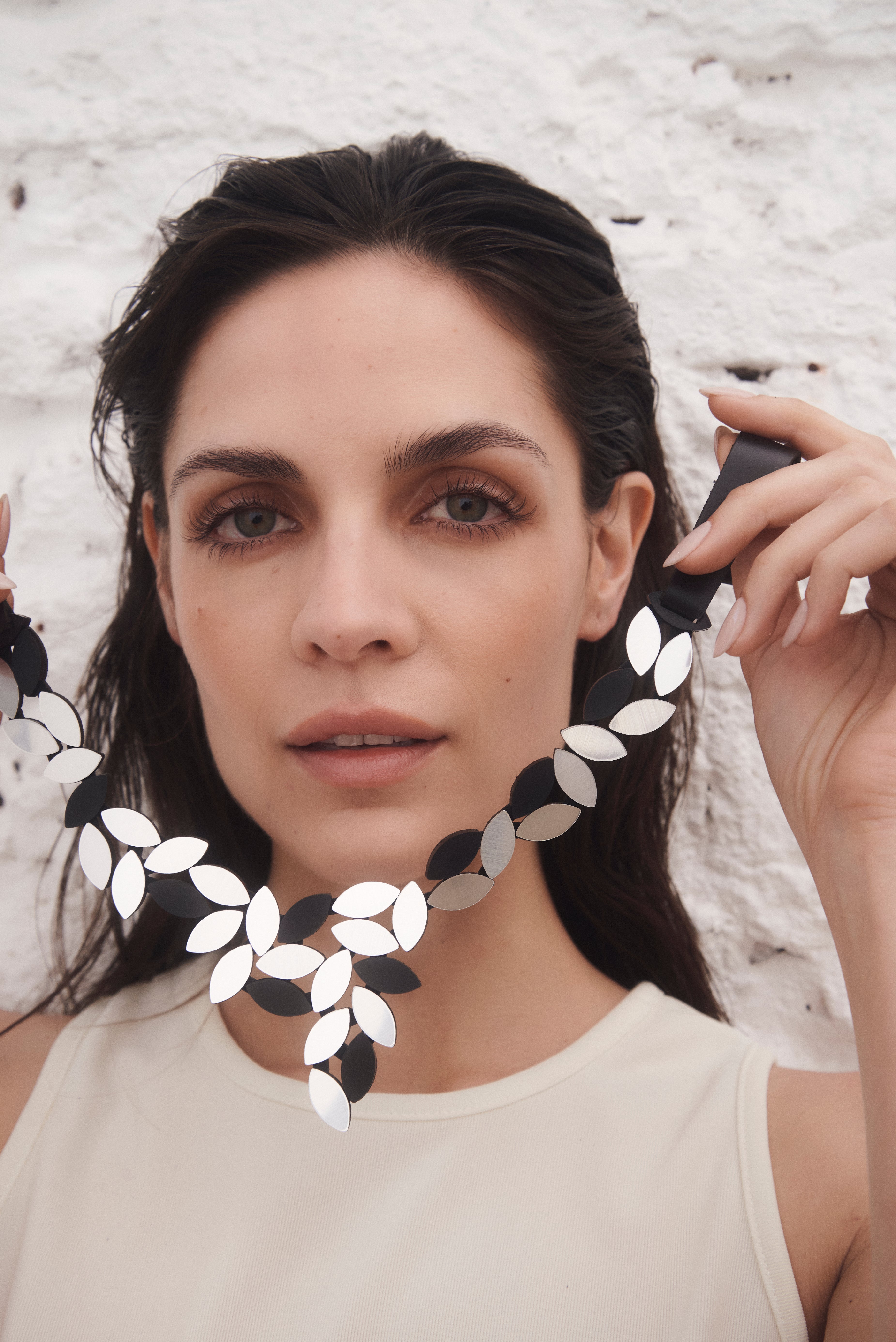 Collar Kate Leaves V - Plata/Negro