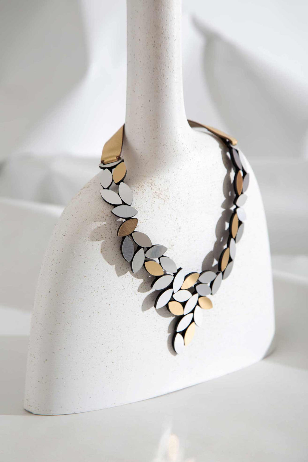 Collar Kate Leaves V - Plata/Oro