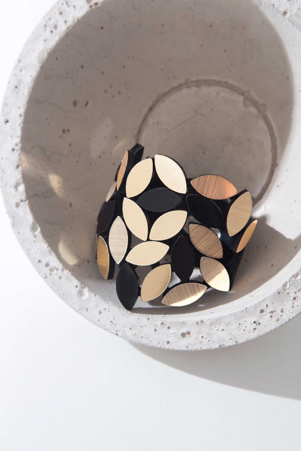 Brazalete Kate Leaves - Negro/Oro