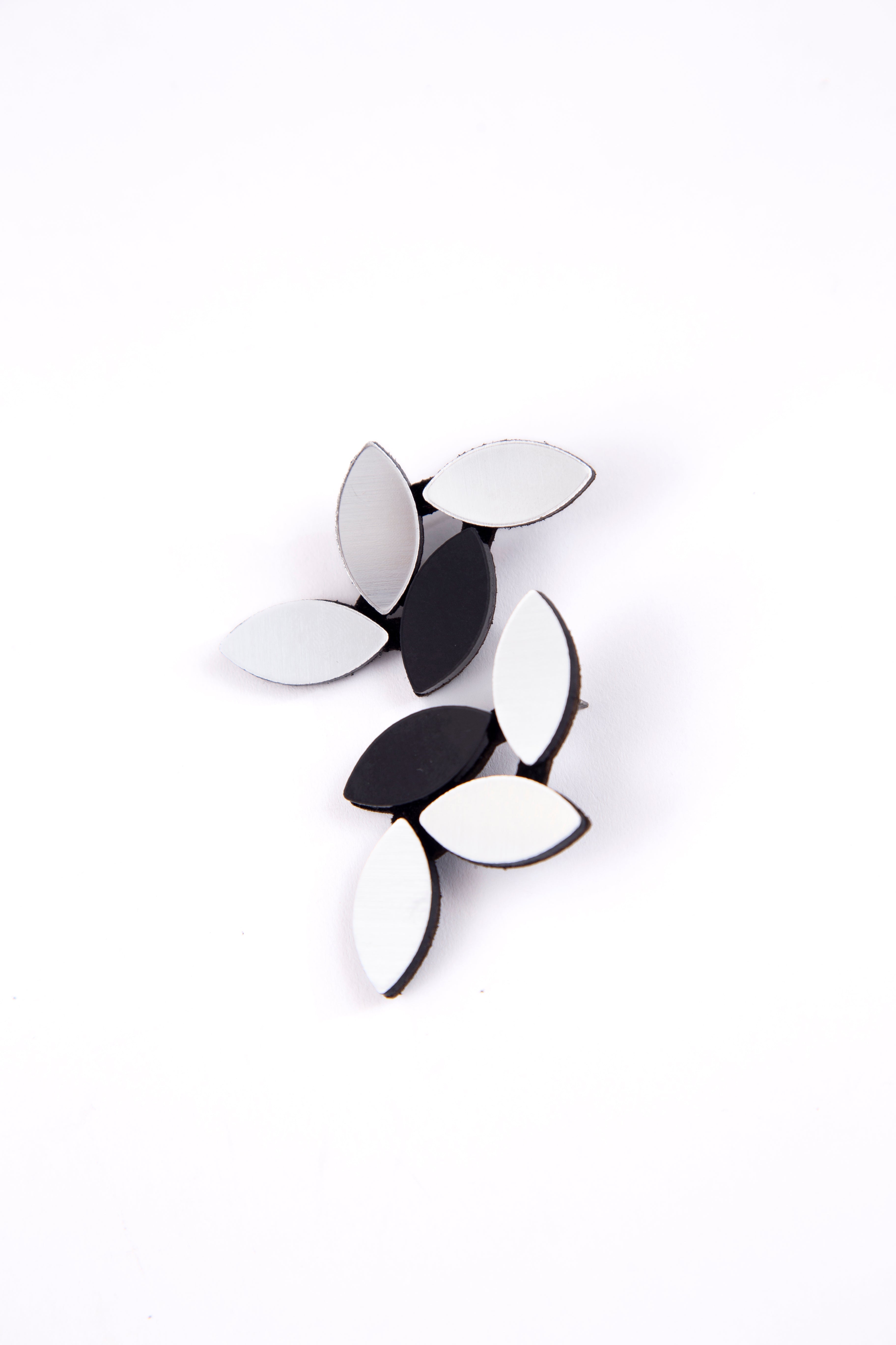 Pendientes Kate Leaves Medianos - Plata/Negro