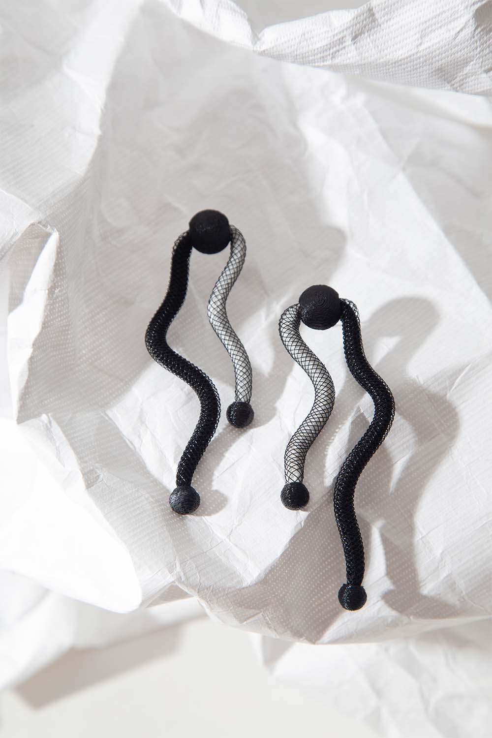 Life Earrings Waves - Black/White