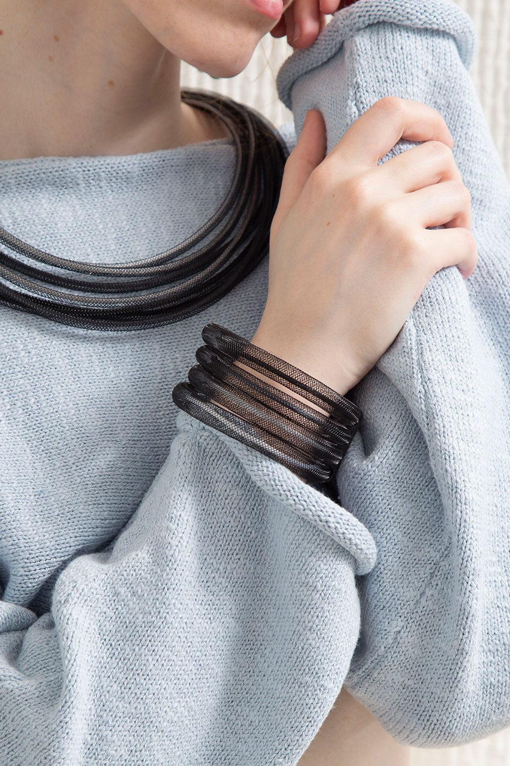 Life Armband 4-lagig – Schwarz/Grau/Weiß