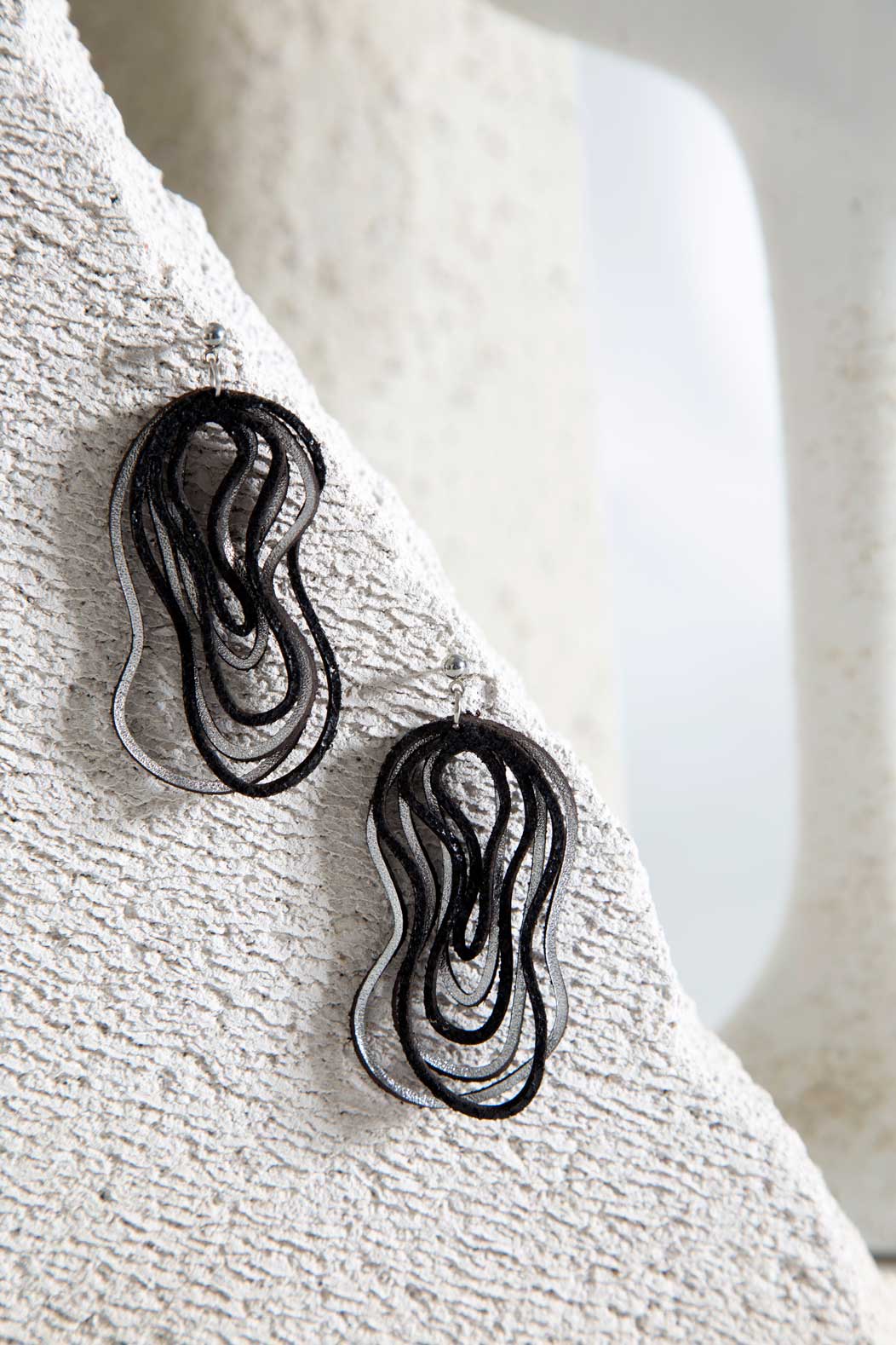 Pendientes Curves Duo - Plata/Negro